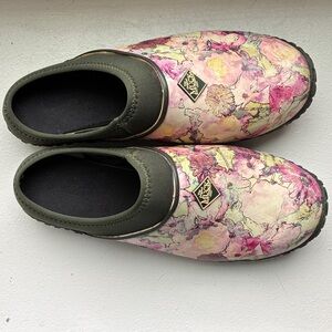 The Original Muck Boot Company, Women's Pink and Green Floral Clogs